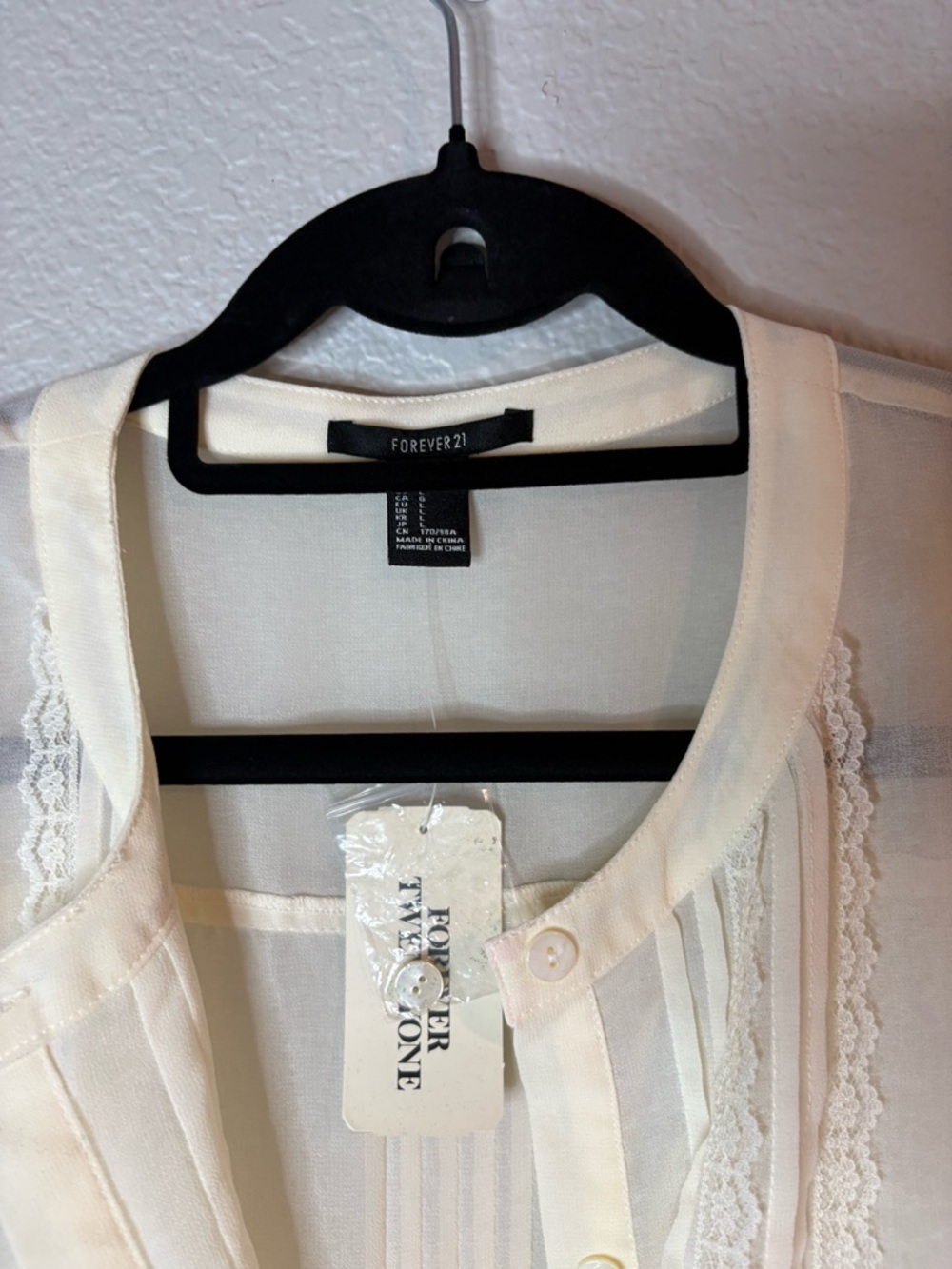 Forever 21 Cream Lace-Trim Short Sleeve Blouse - Picture 4 of 4